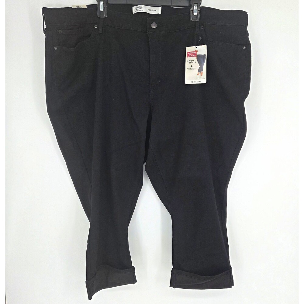NWT Signature Levi Strauss Simply Stretch Women's Mid Rise Capri Jeans Black 28